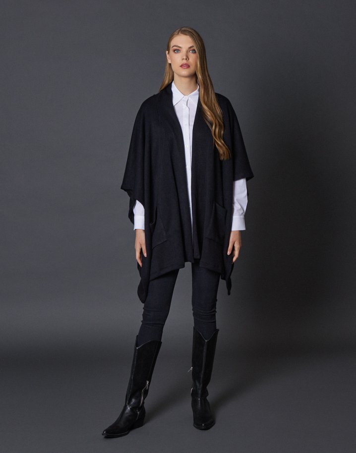 Open front cape with pockets