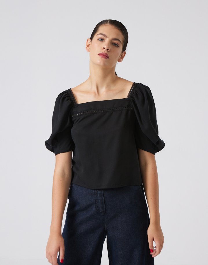 Top with puff sleeves