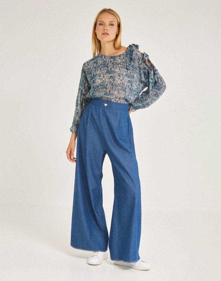 Pleated jeans trousers