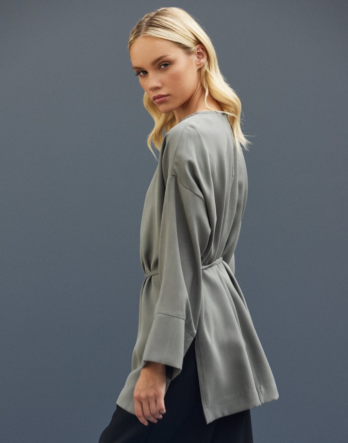 Blouse with wide sleeves