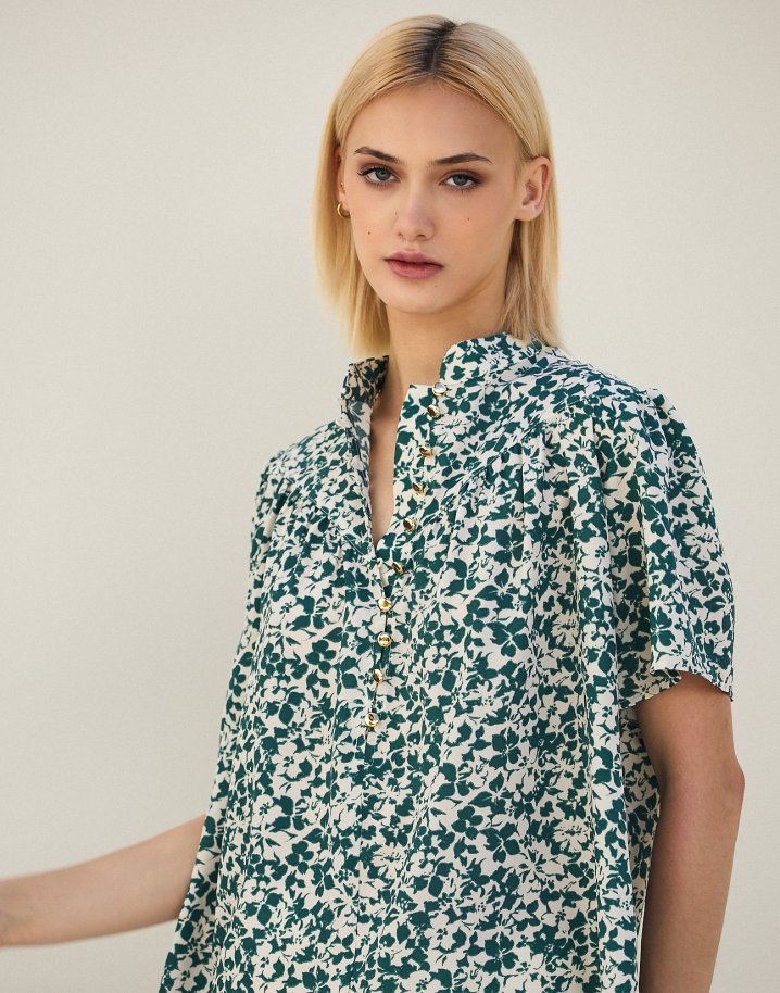 Printed blouse with buttons