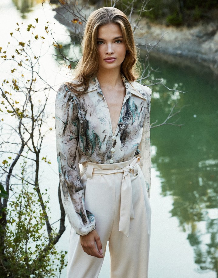 Gynaikeia Royxa Poukamisa Zolina Emprime Poukamiso Me Sxedia Zolina Multicolor Printed Shirt