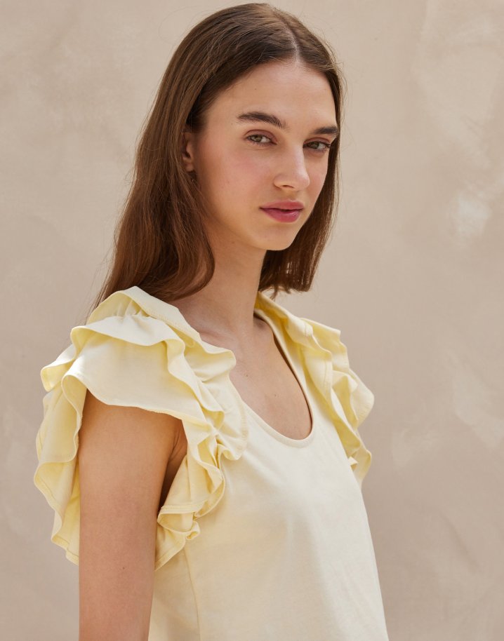 Blouse with double ruffles