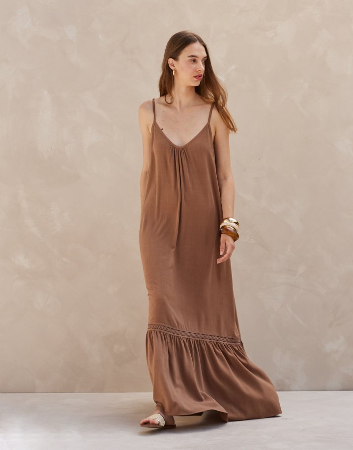 Maxi dress with lace