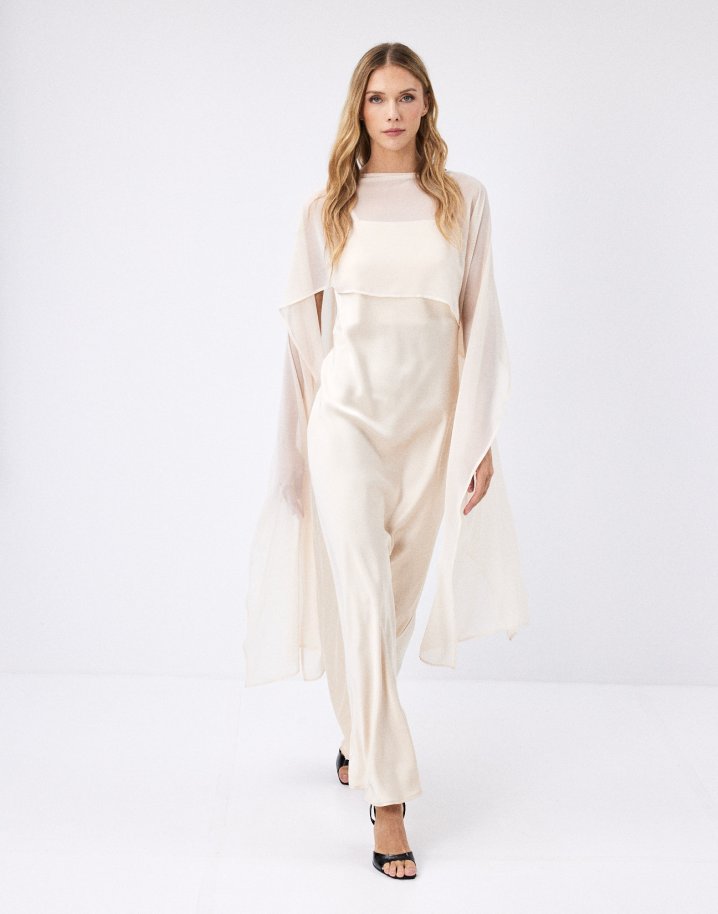 Asymmetric cape