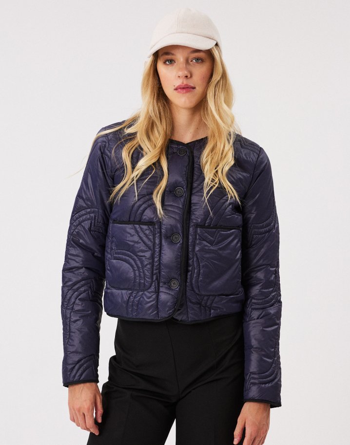 Quilted jacket with pockets