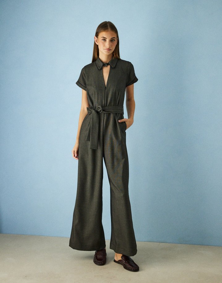 Jumpsuit with piping