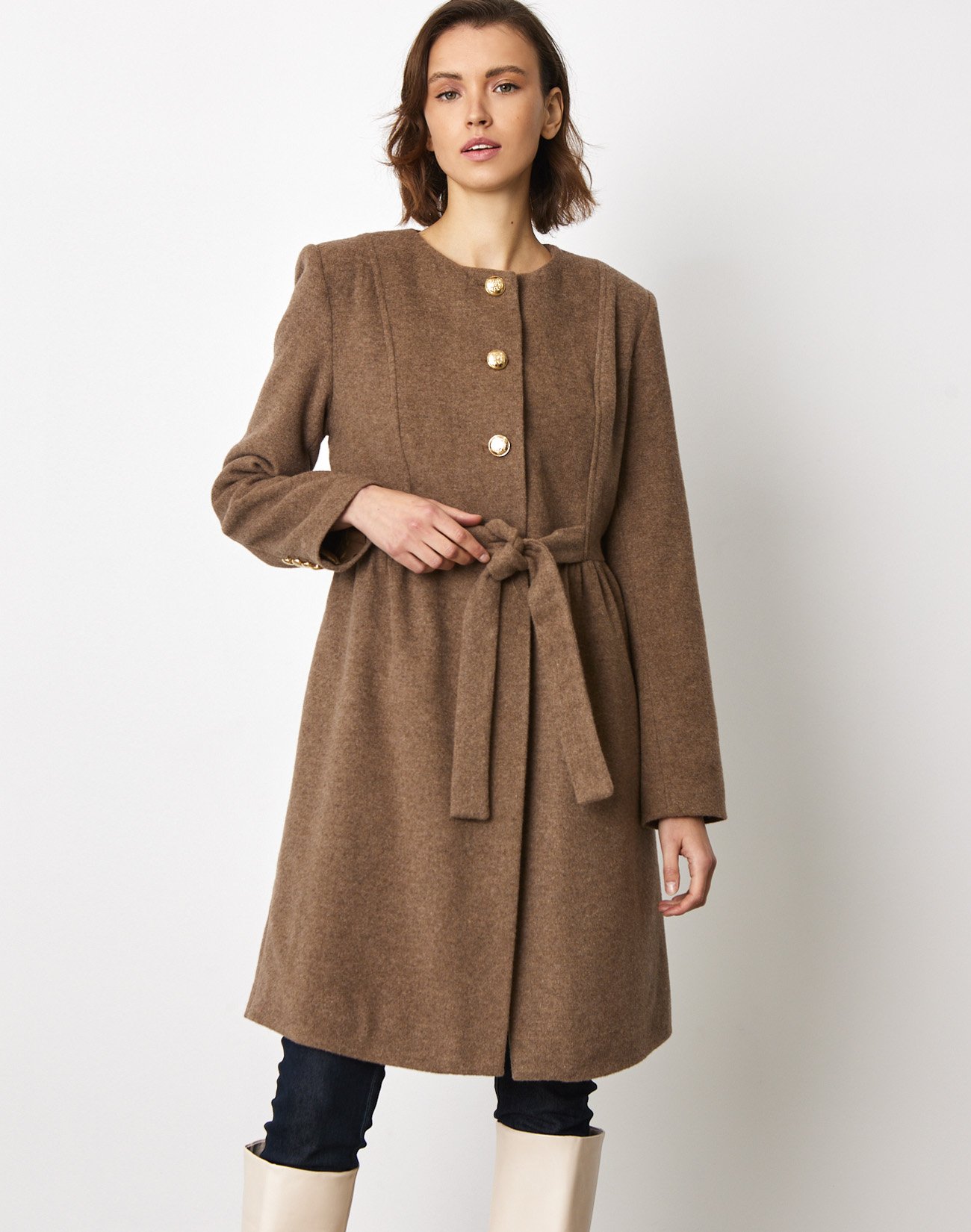 Coat with buttons