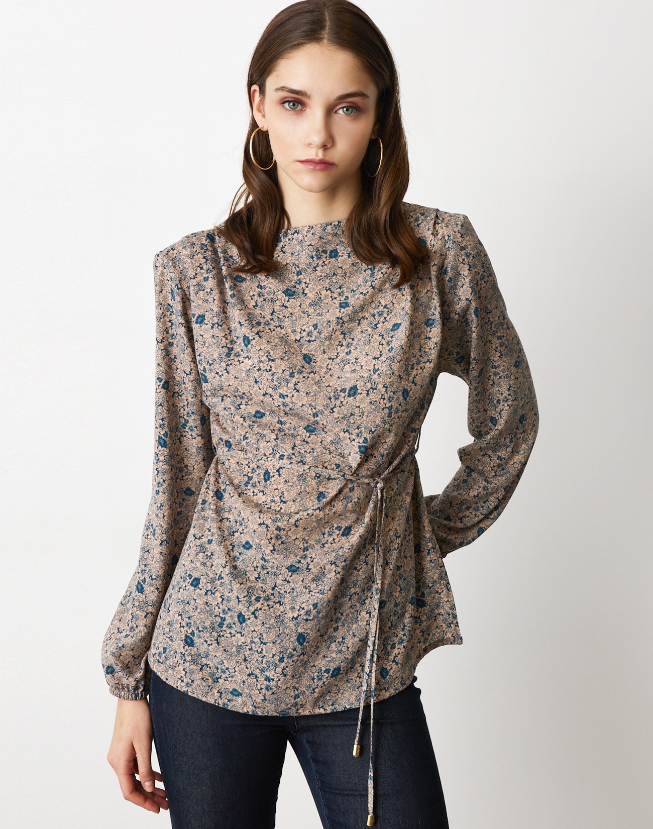 Printed satin top with shoulder pads