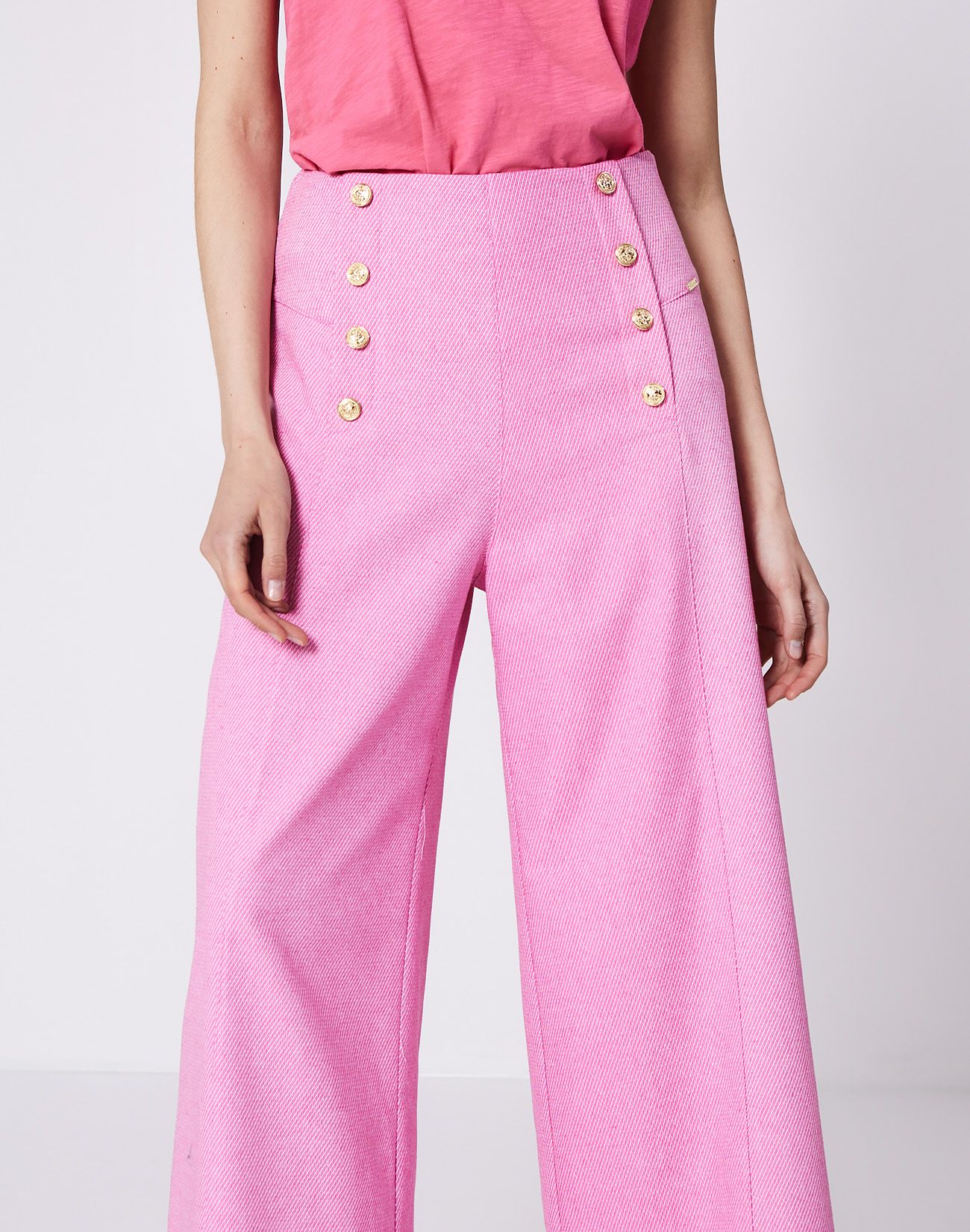High waist trousers with buttons