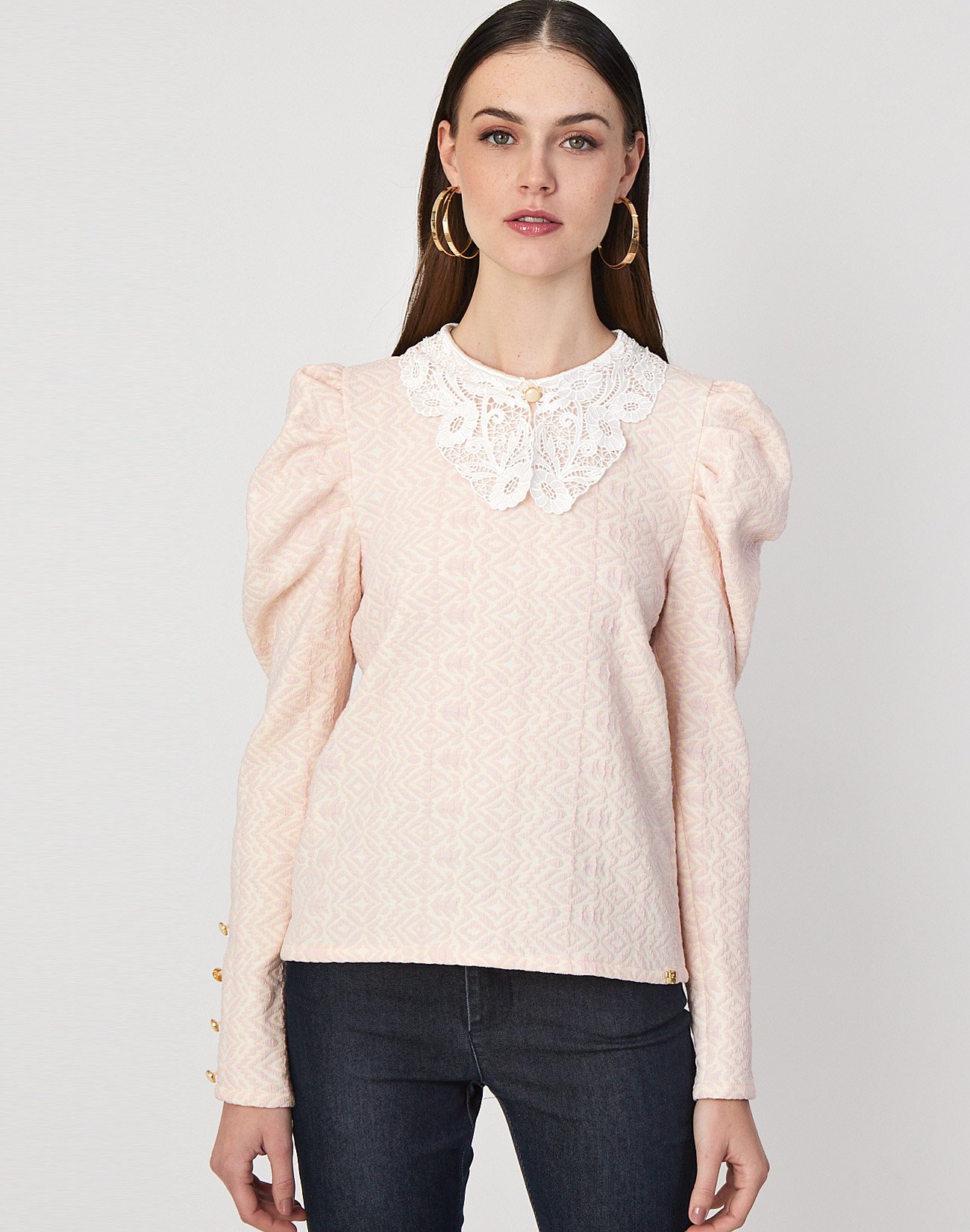 Jacquard top with lace