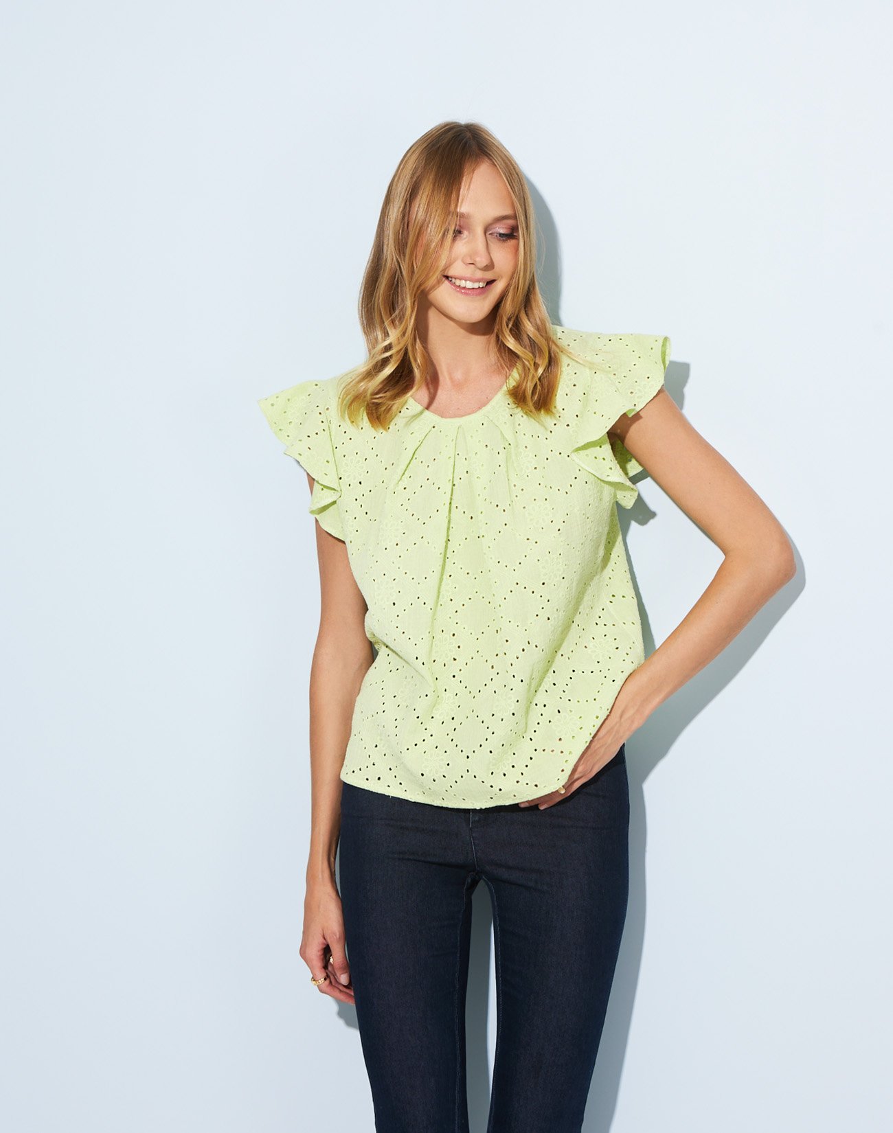 Broderie top