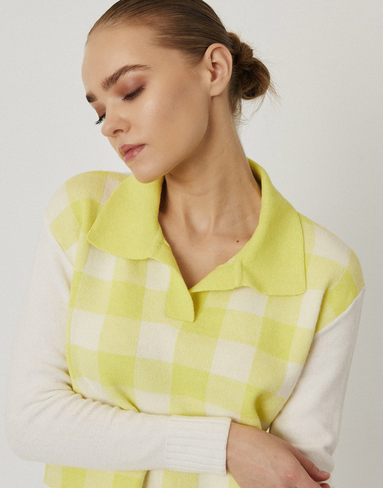 Knit top with collar