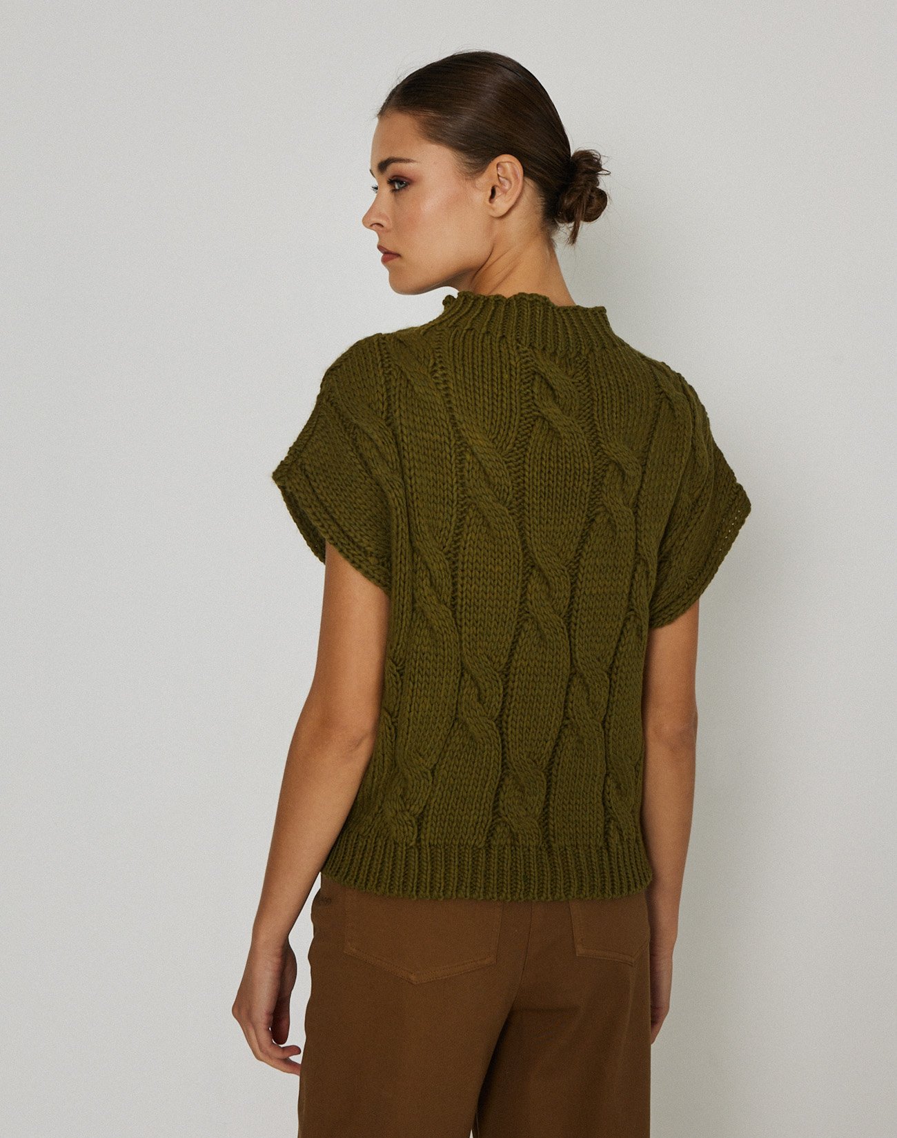 Cable knit sleeveless top