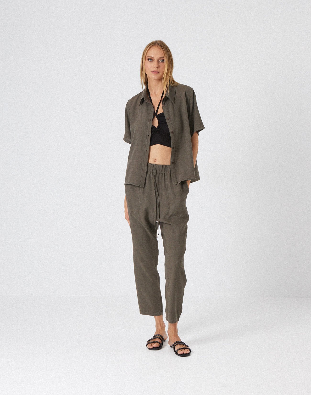 Trousers with linen blend