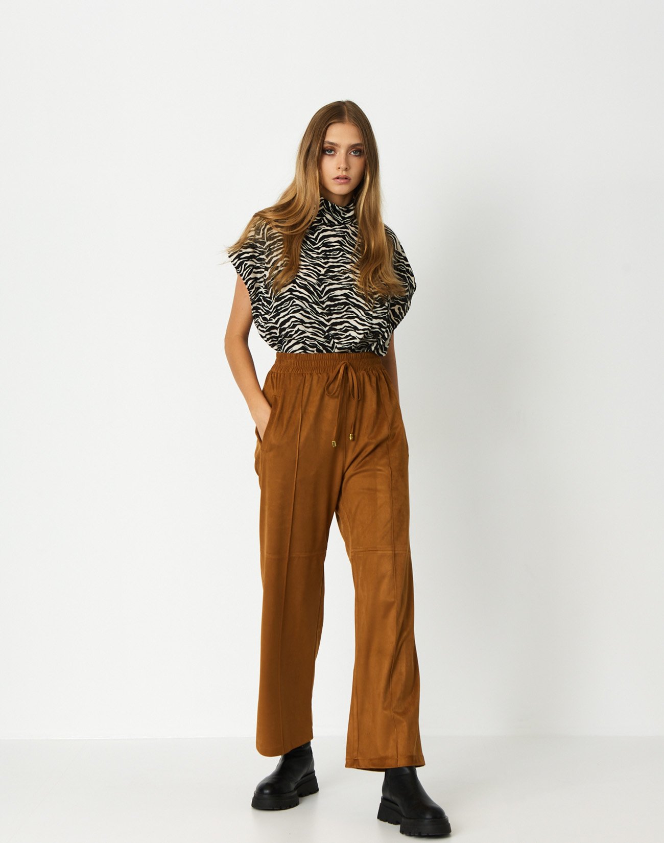 Trousers wih suede effect
