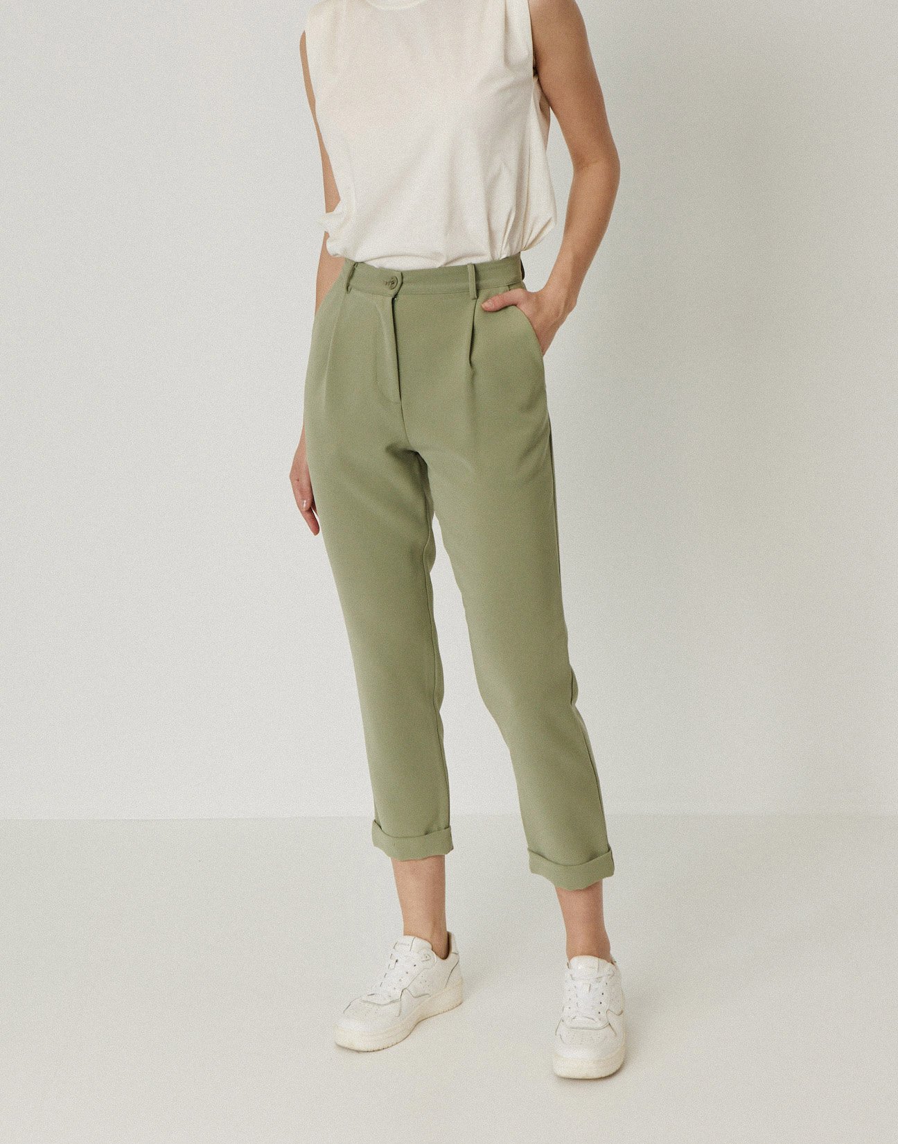 High waisted trouser with pleats