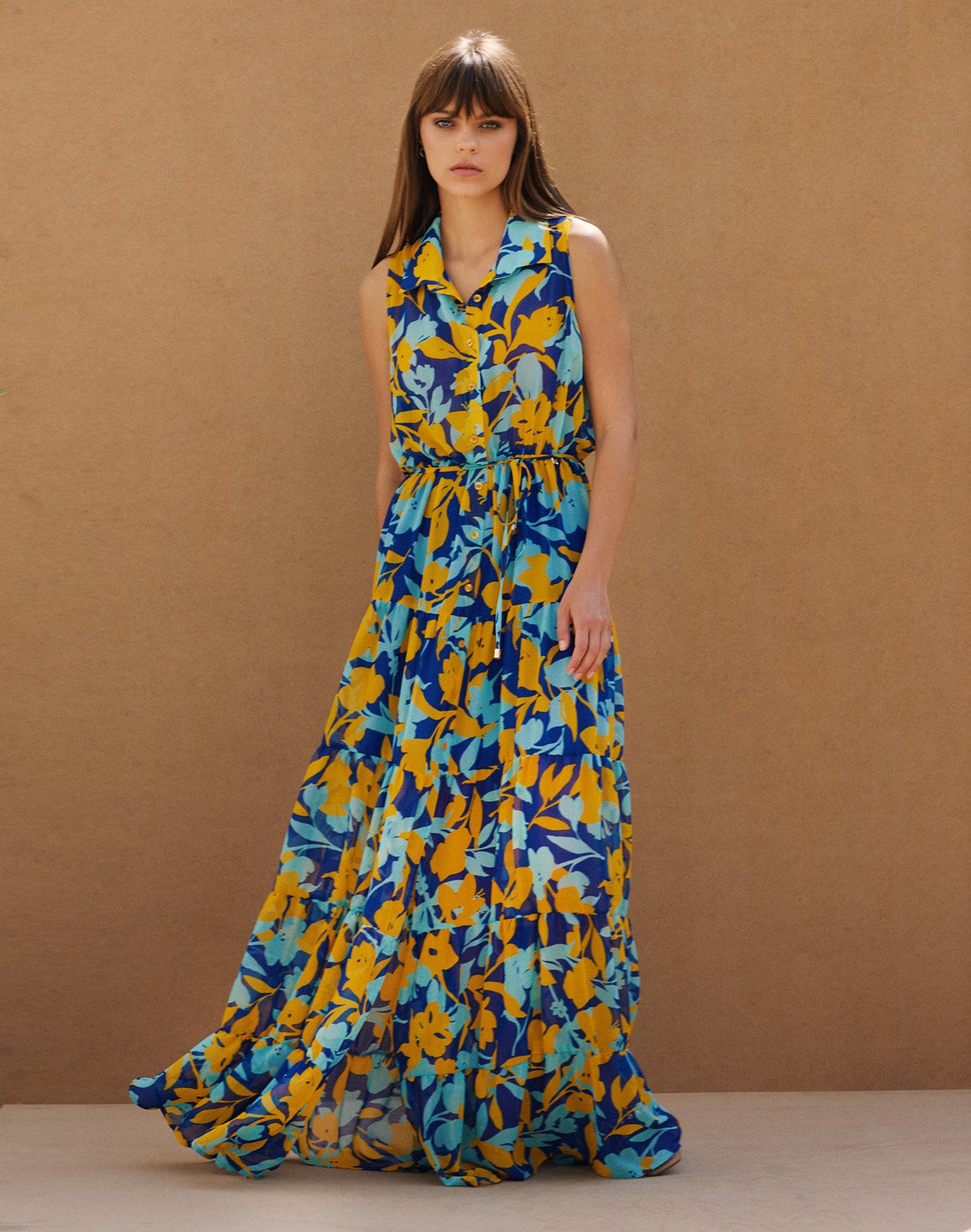 Maxi dress with buttons