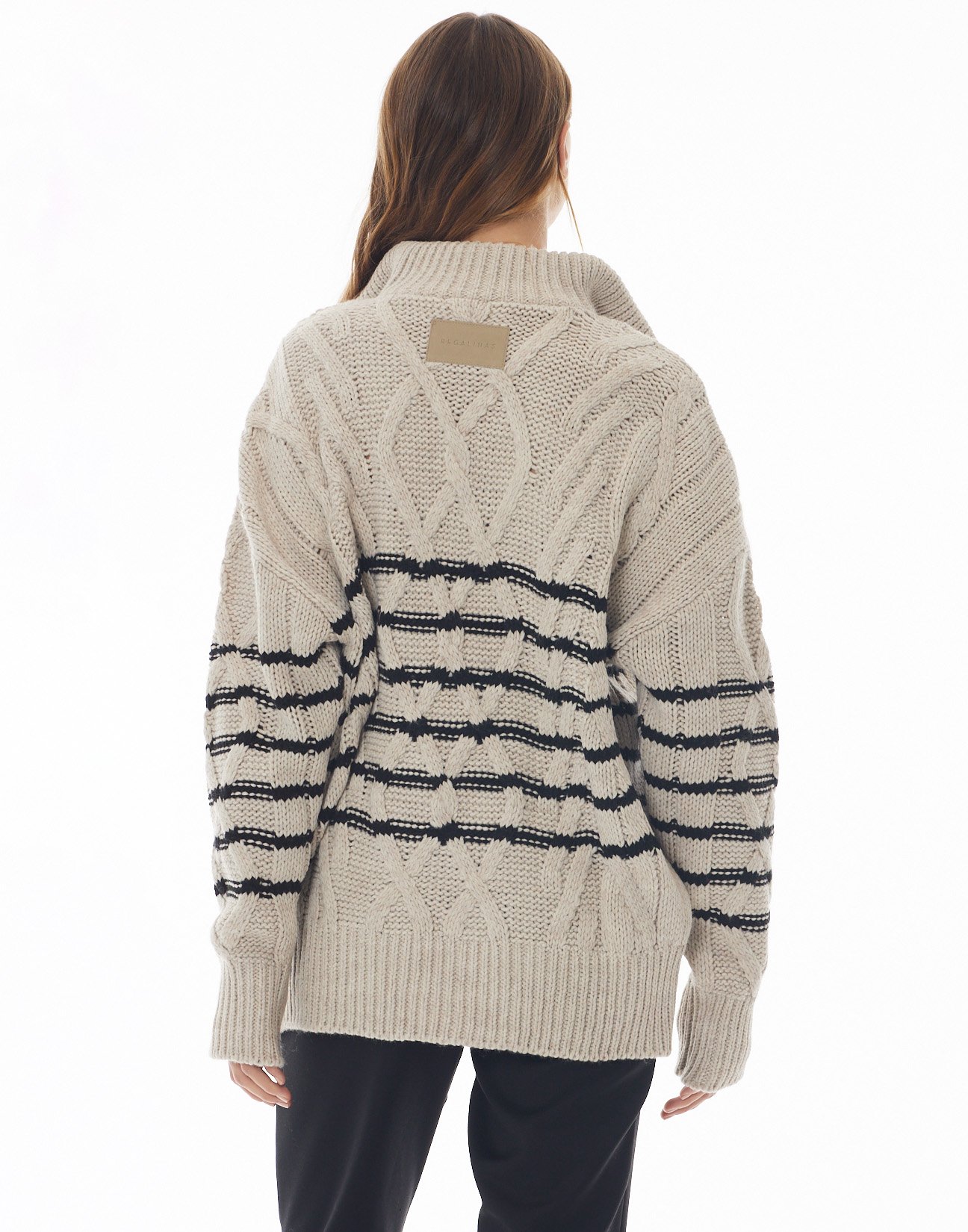 Knit sweater with zip