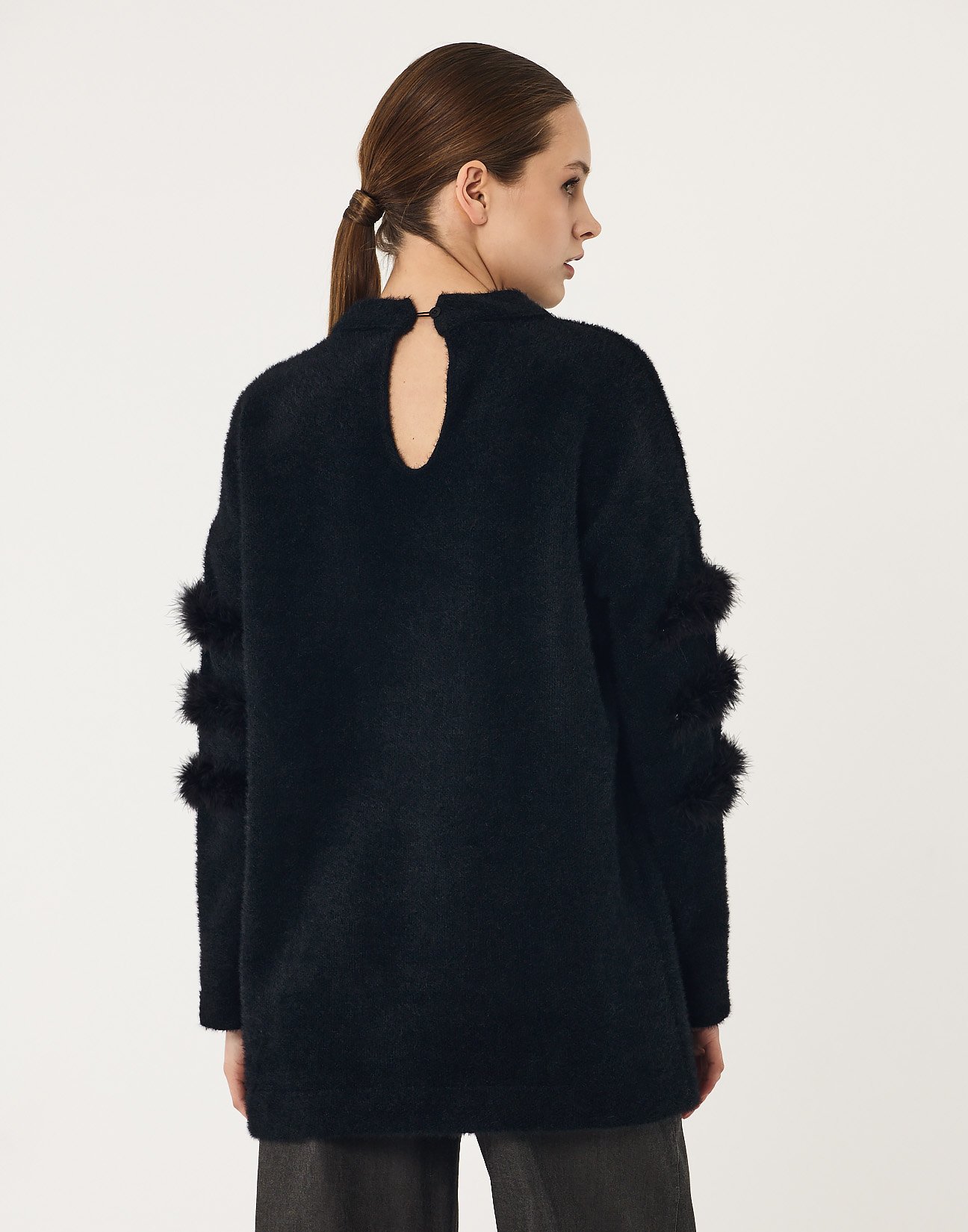 Blouse with faux furs
