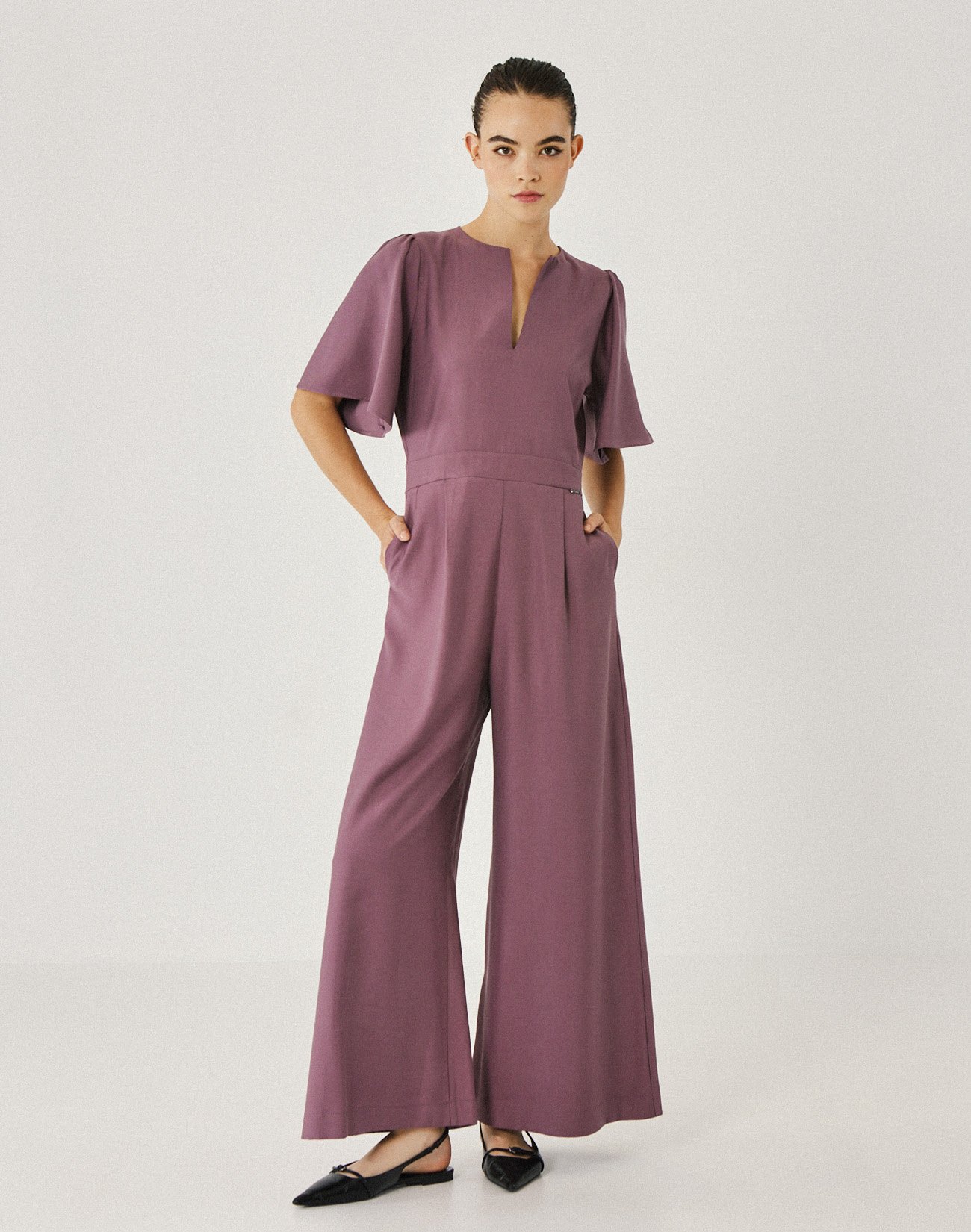 Jumpsuit with ruffled sleeve