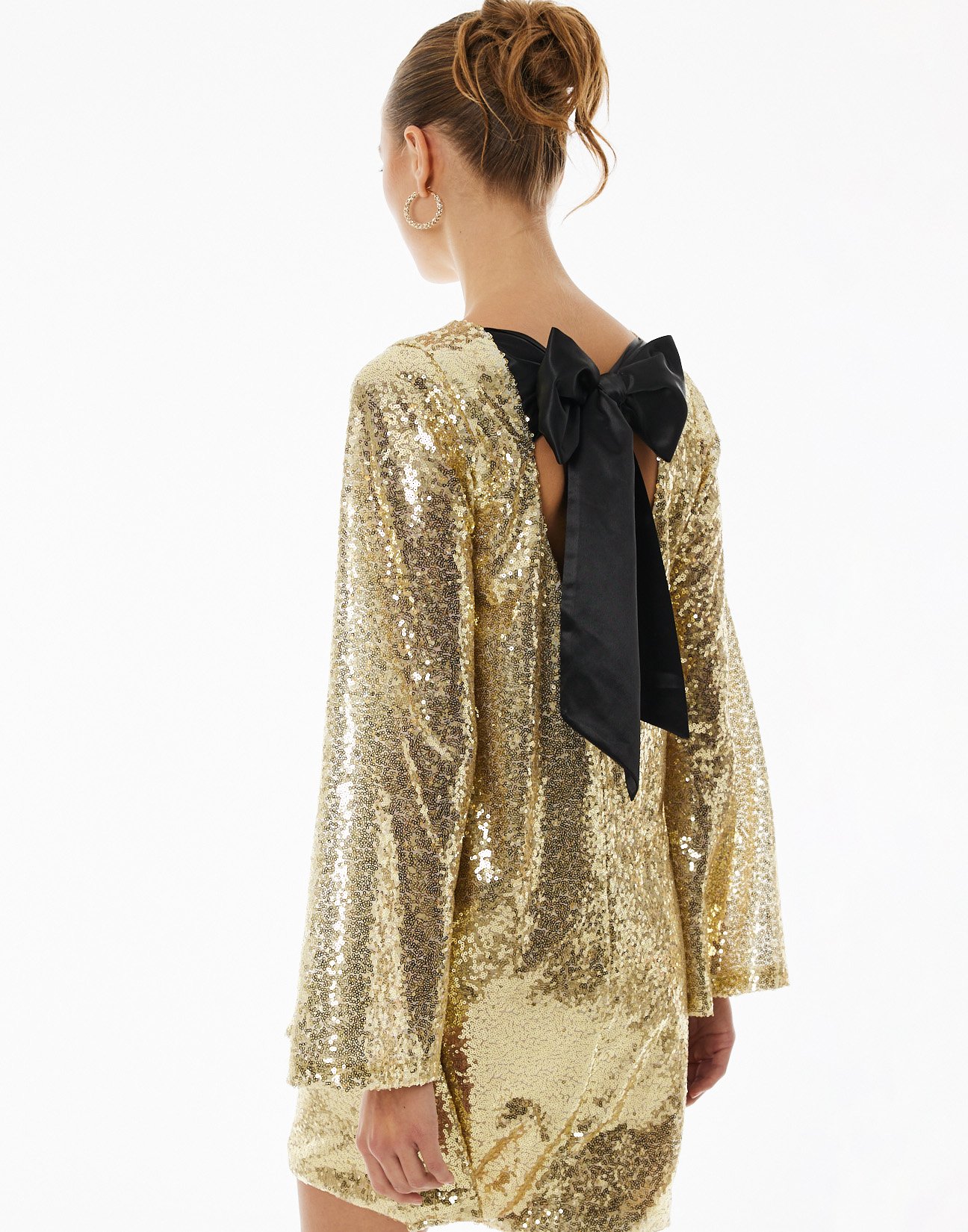 Sequinned dress with tie