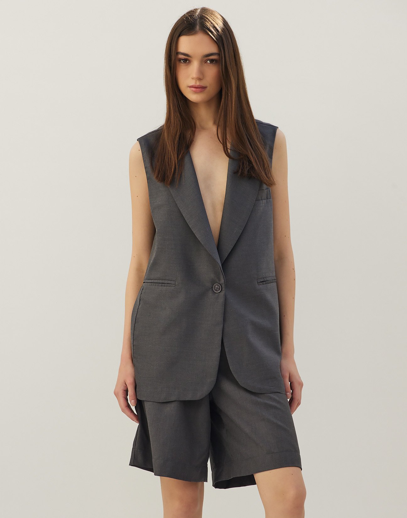 Long waistcoat with button