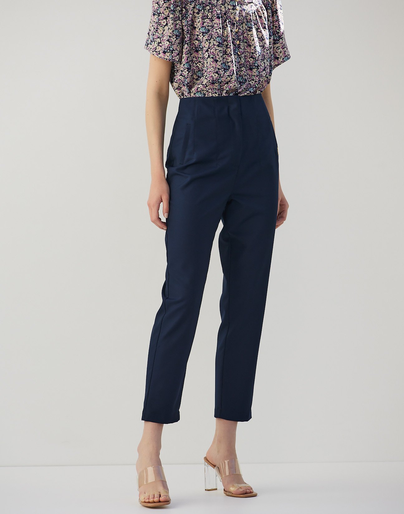 High waist trousers with seam