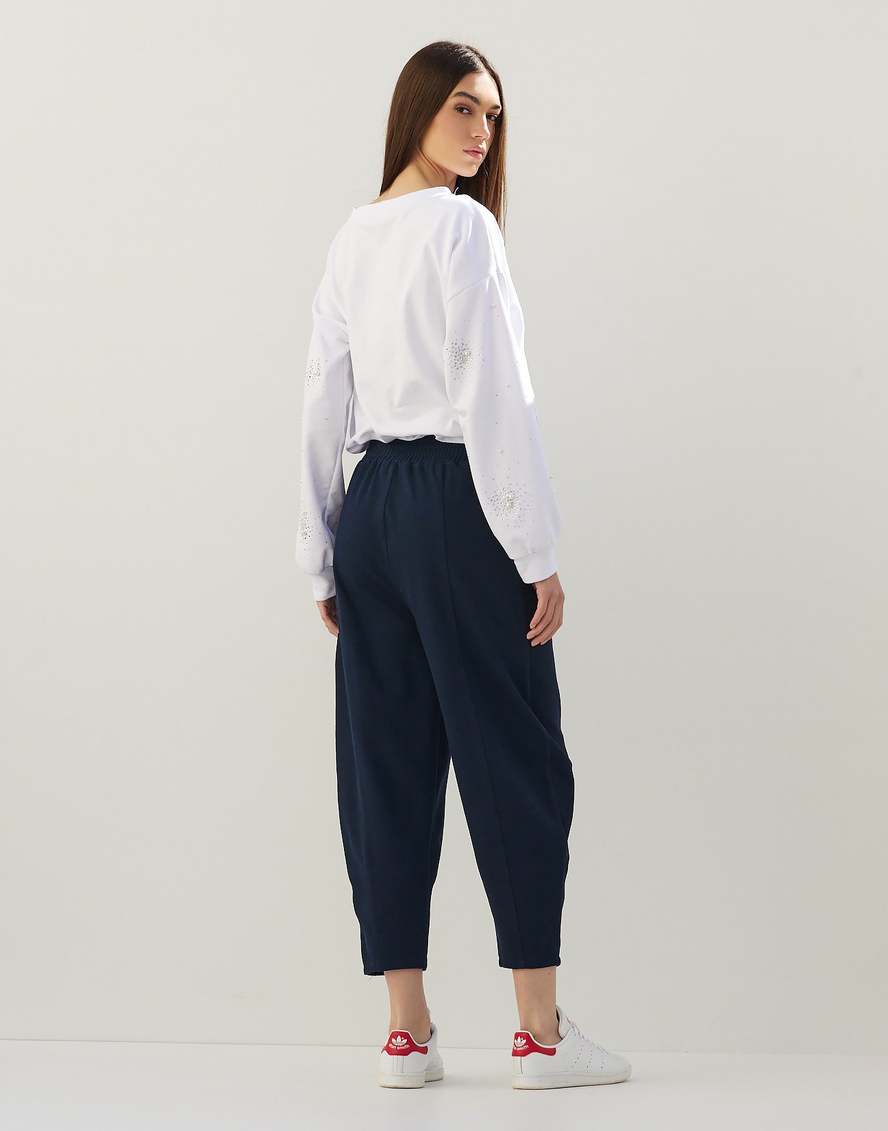 Trousers with seam
