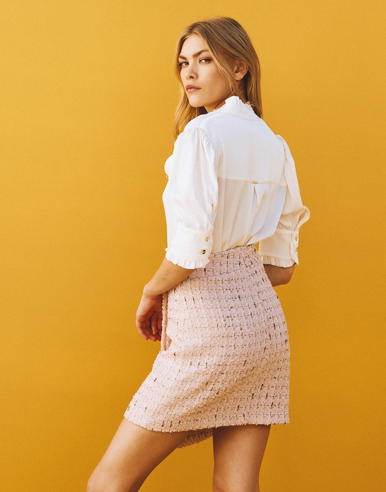 Textured mini skirt