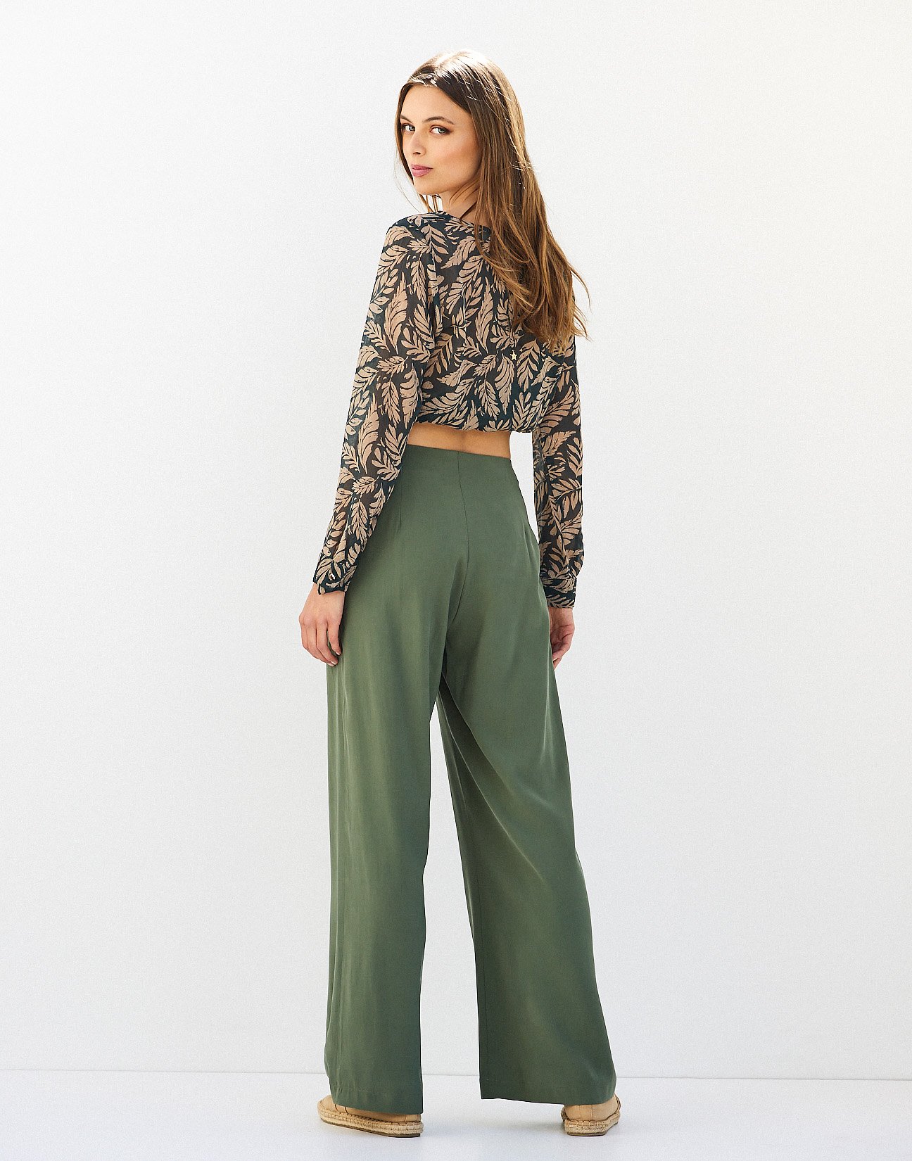 Gathered trousers