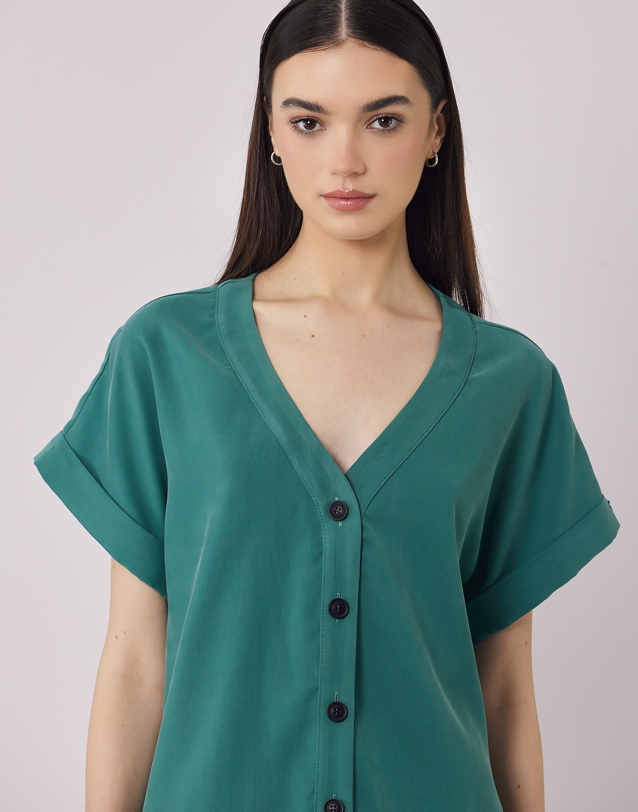 Blouse with buttons