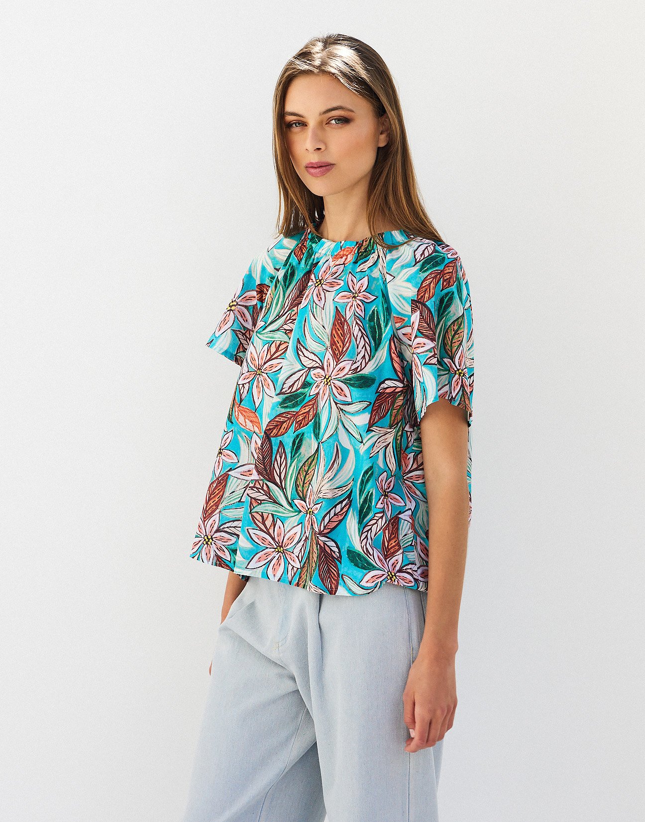 Gathered blouse with print