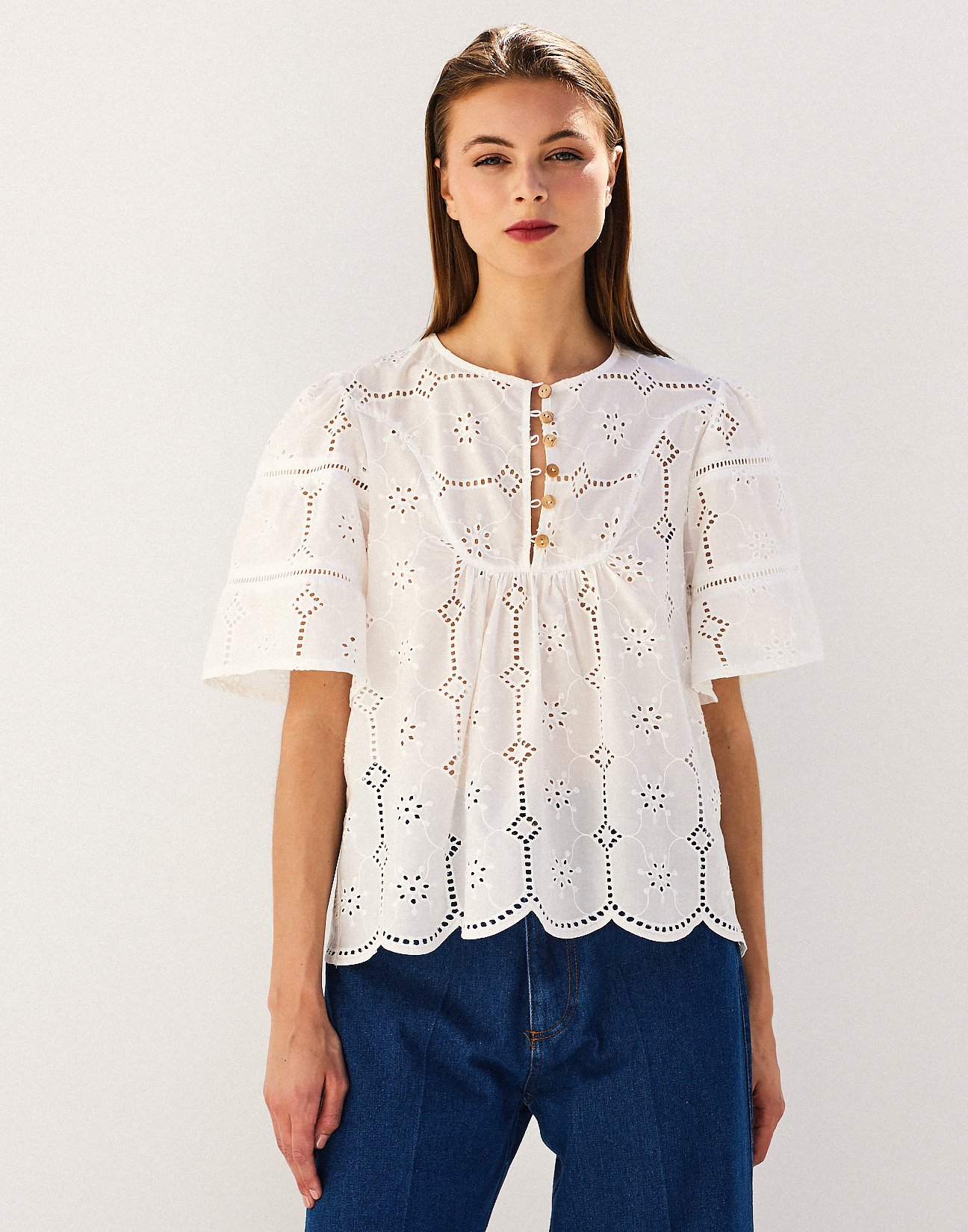Embroidery blouse with buttons