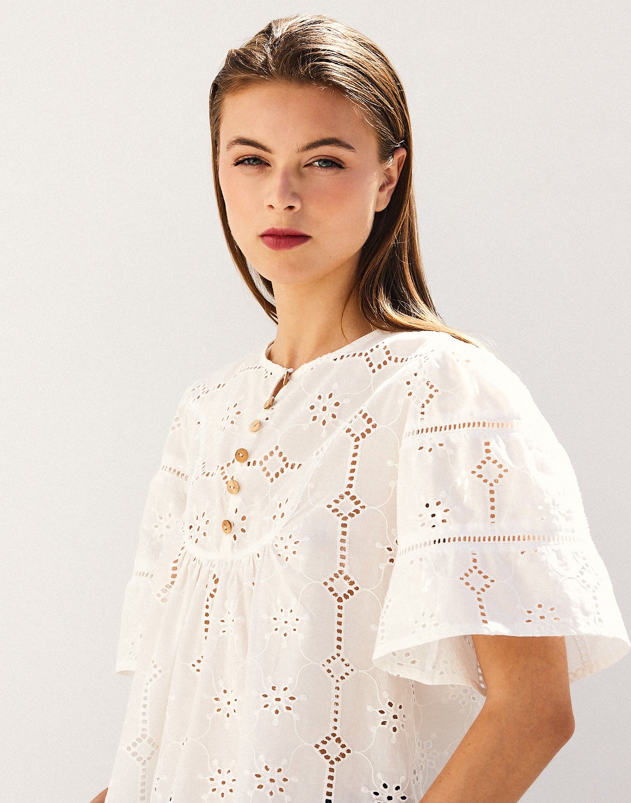 Embroidery blouse with buttons