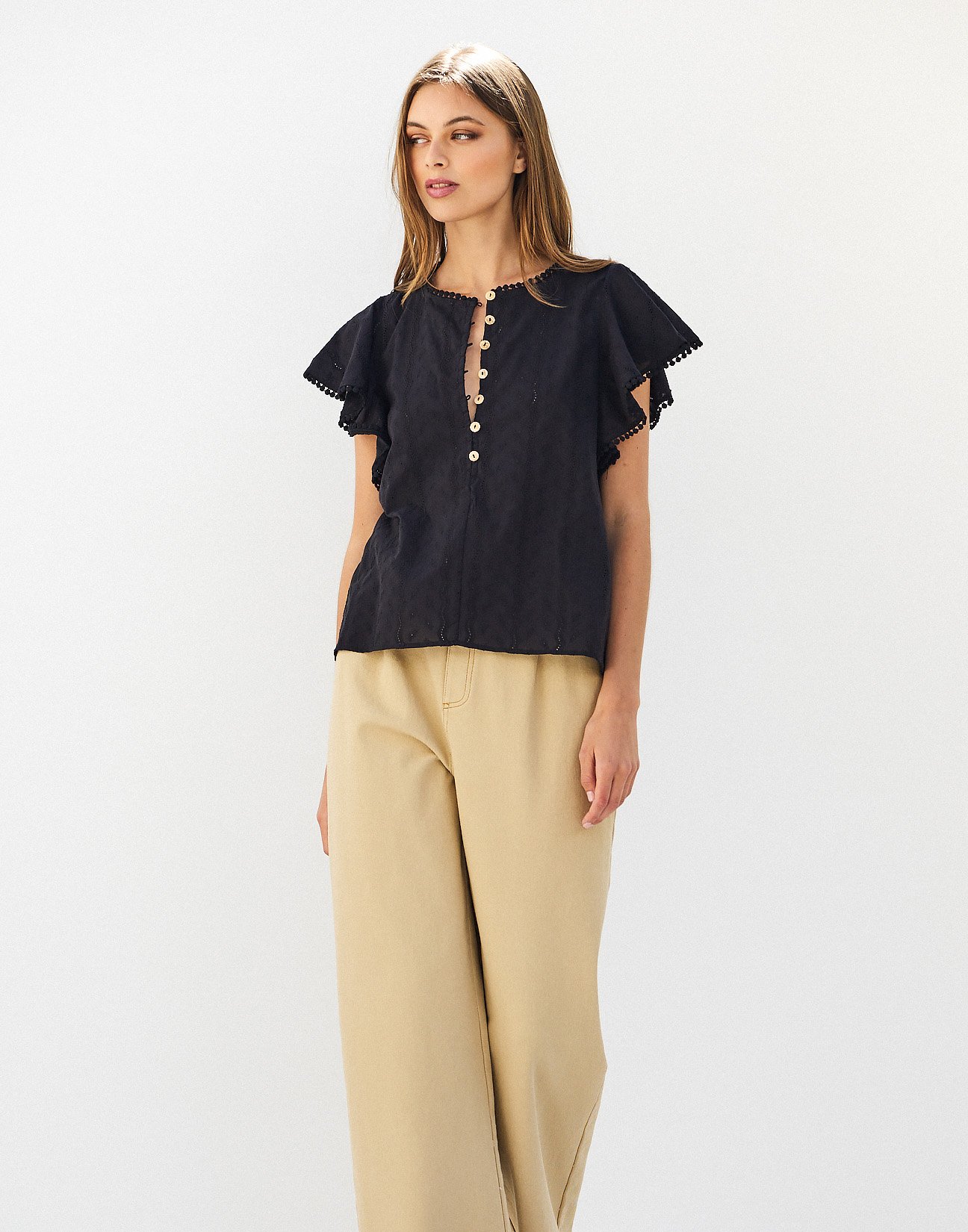 Ruffled embroidery blouse