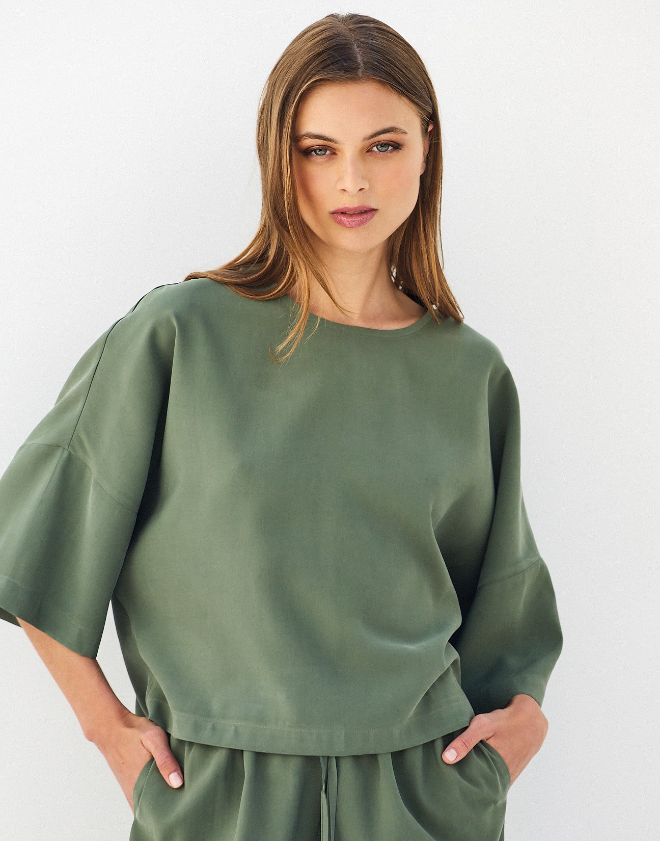 Top with wide sleeves