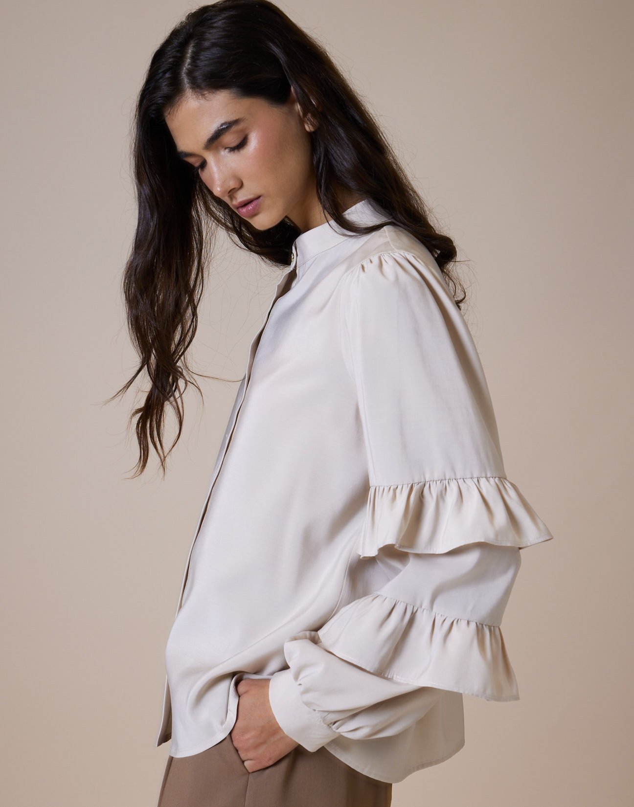 Shirt with ruffles detail | Regalinas
