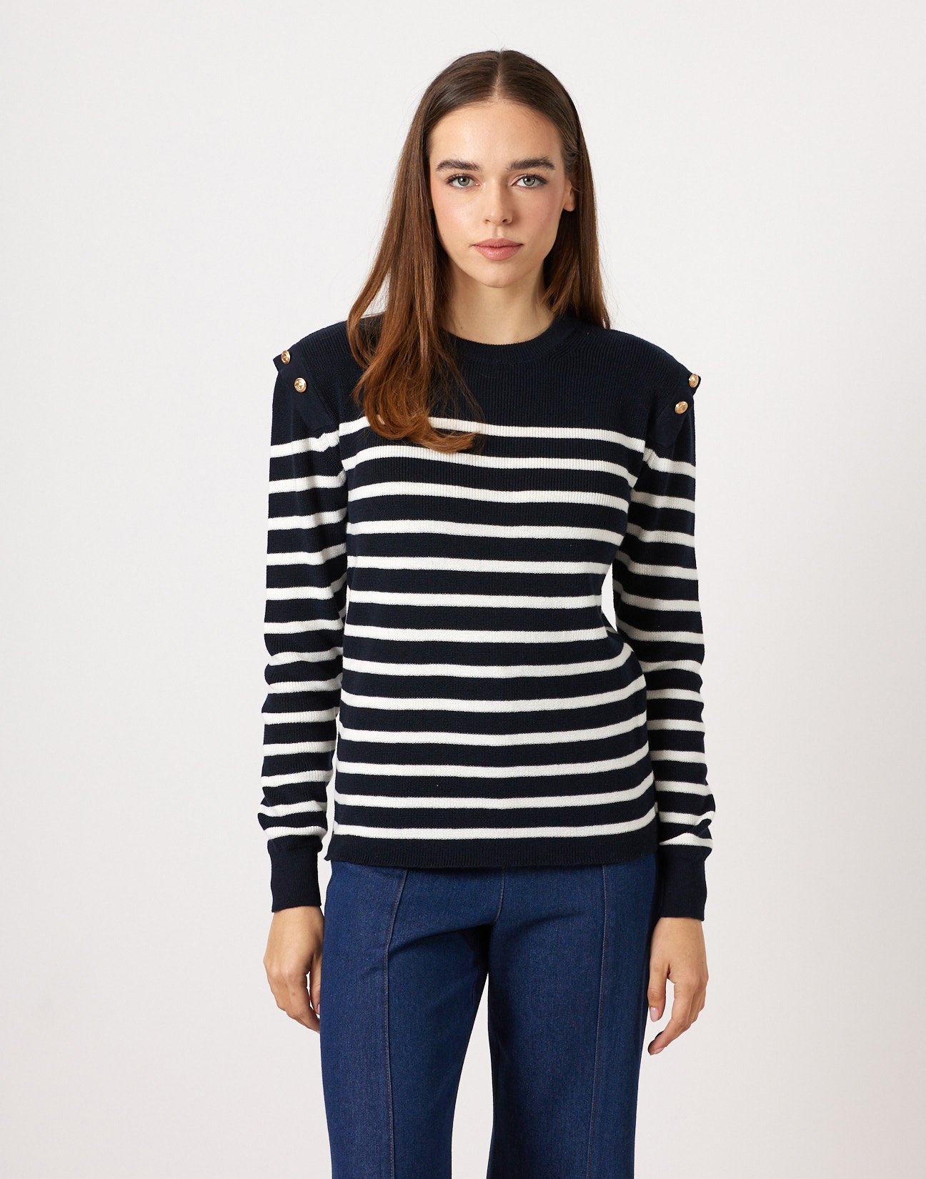 Knit blouse with buttons