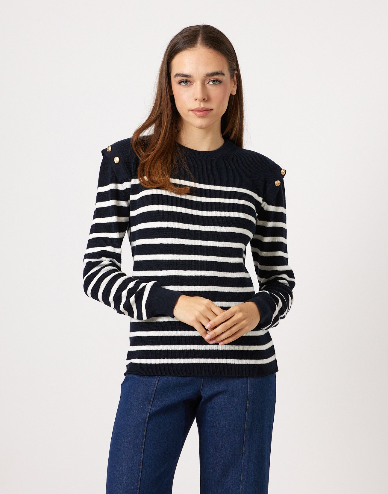 Knit blouse with buttons