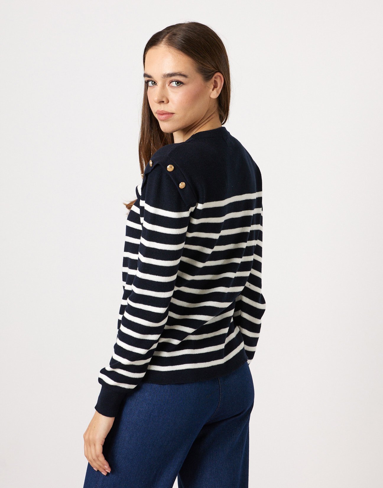 Knit blouse with buttons