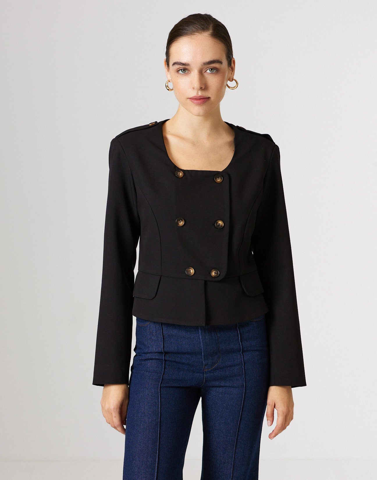Double-breasted short blazer