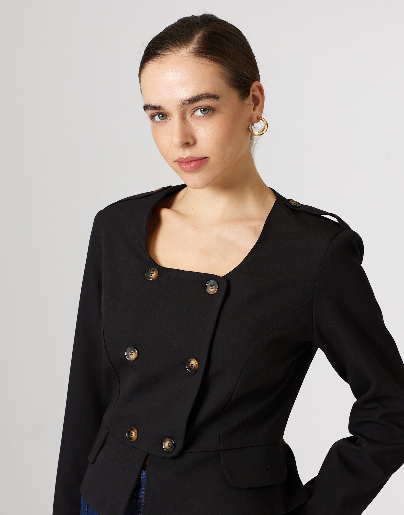 Double-breasted short blazer