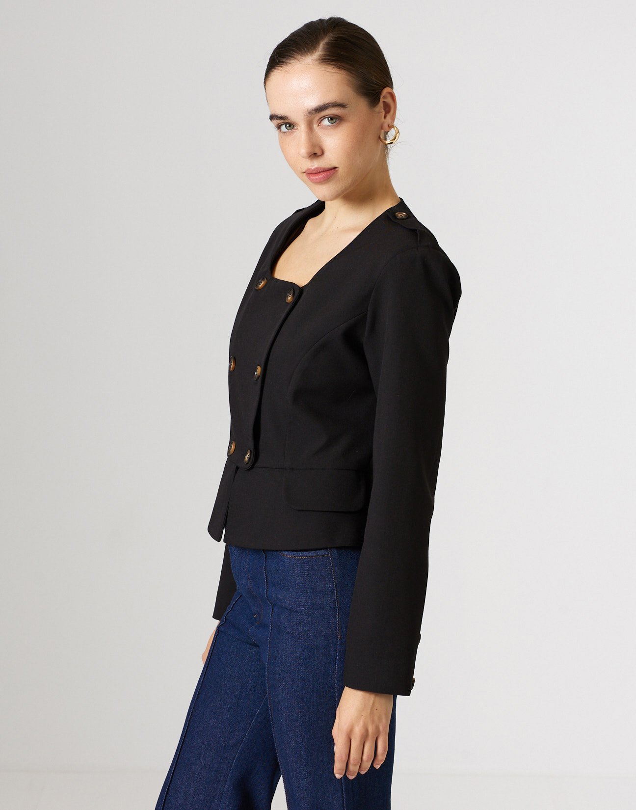 Double-breasted short blazer
