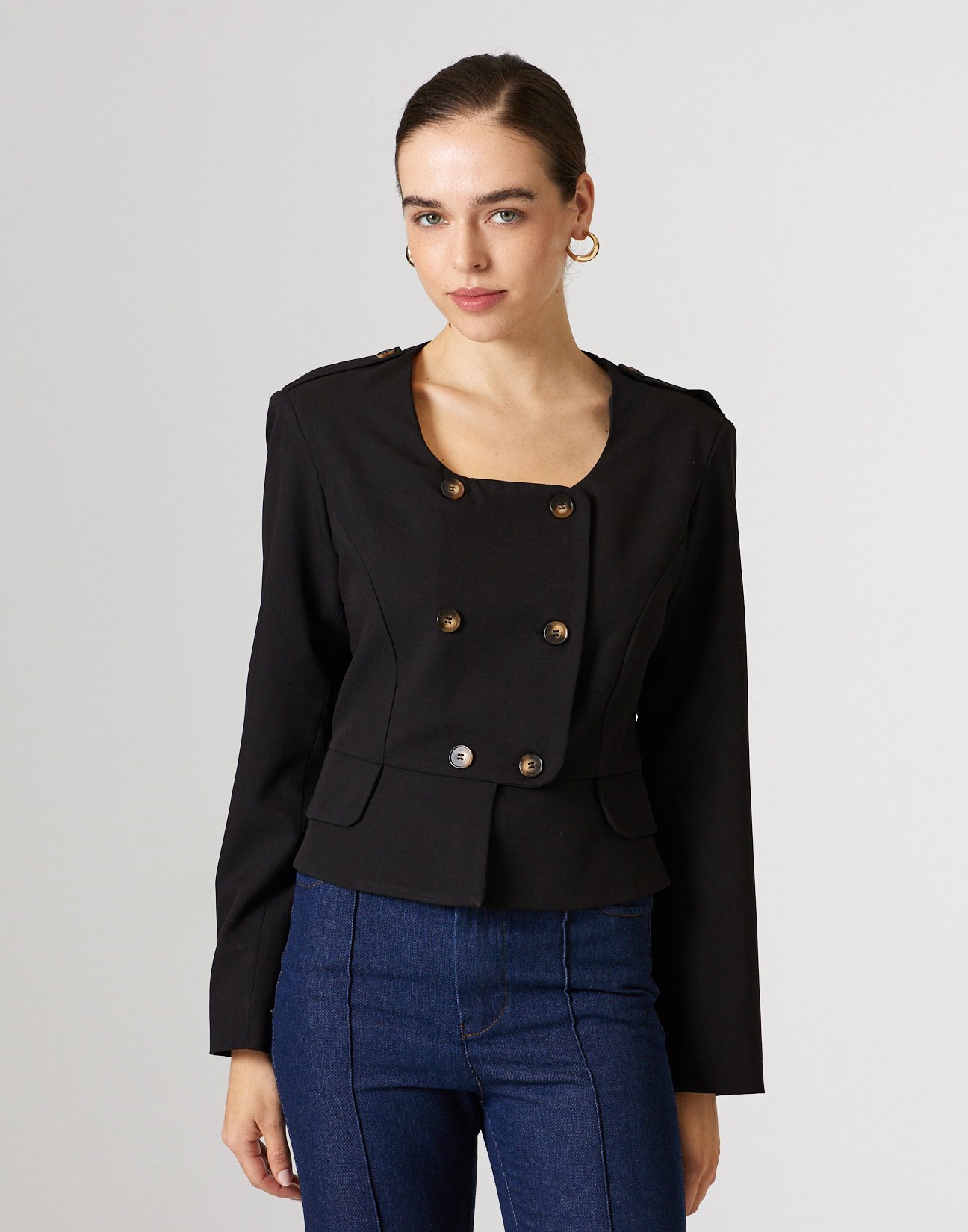 Double-breasted short blazer