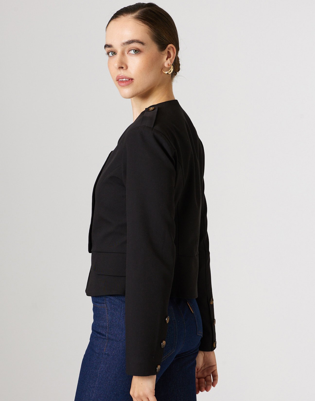 Double-breasted short blazer