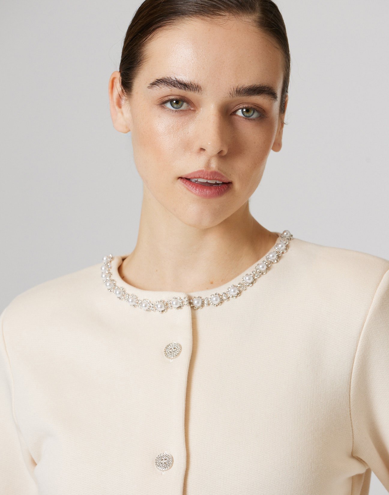 Sweatshirt cardigan with rhinestone