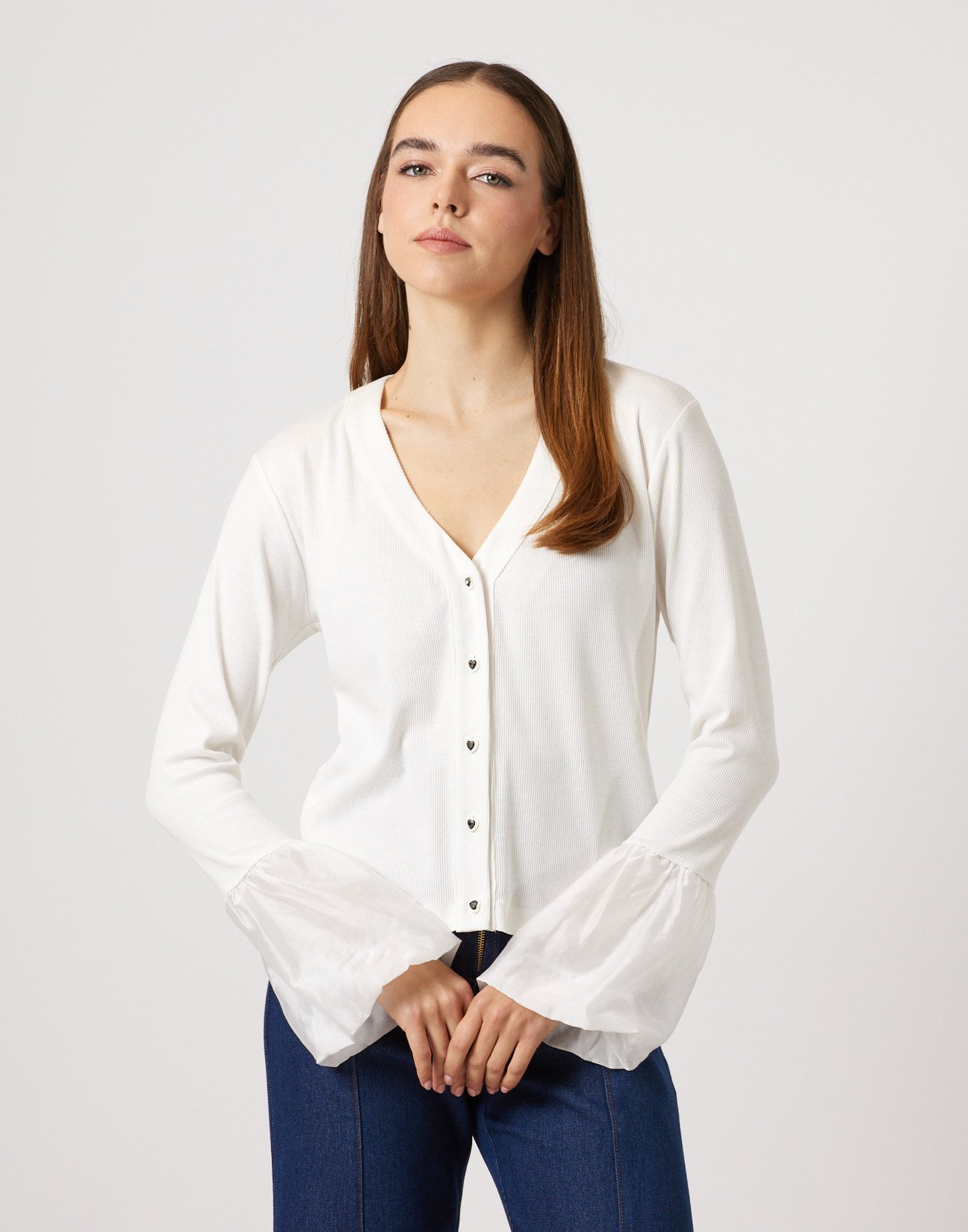Ribbed cardigan with ruffles