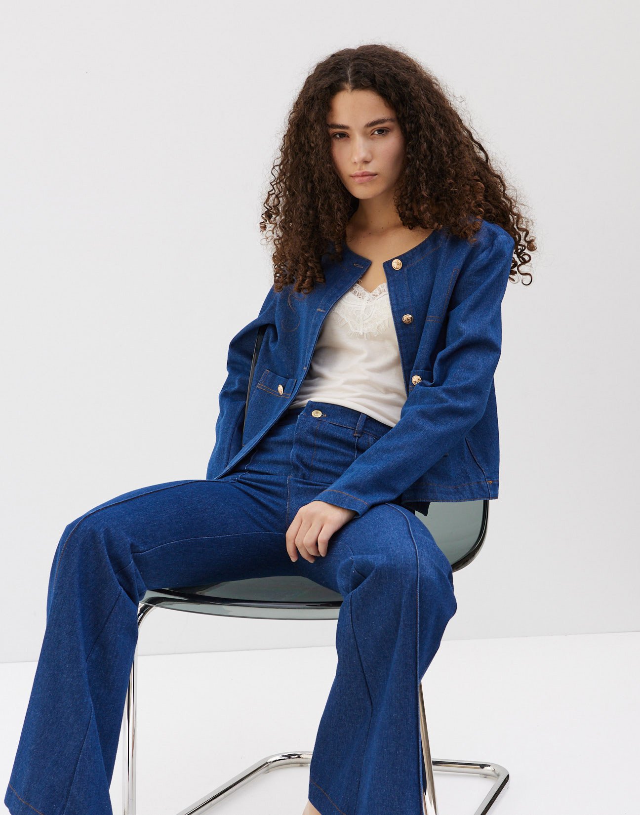Denim jacket with pockets