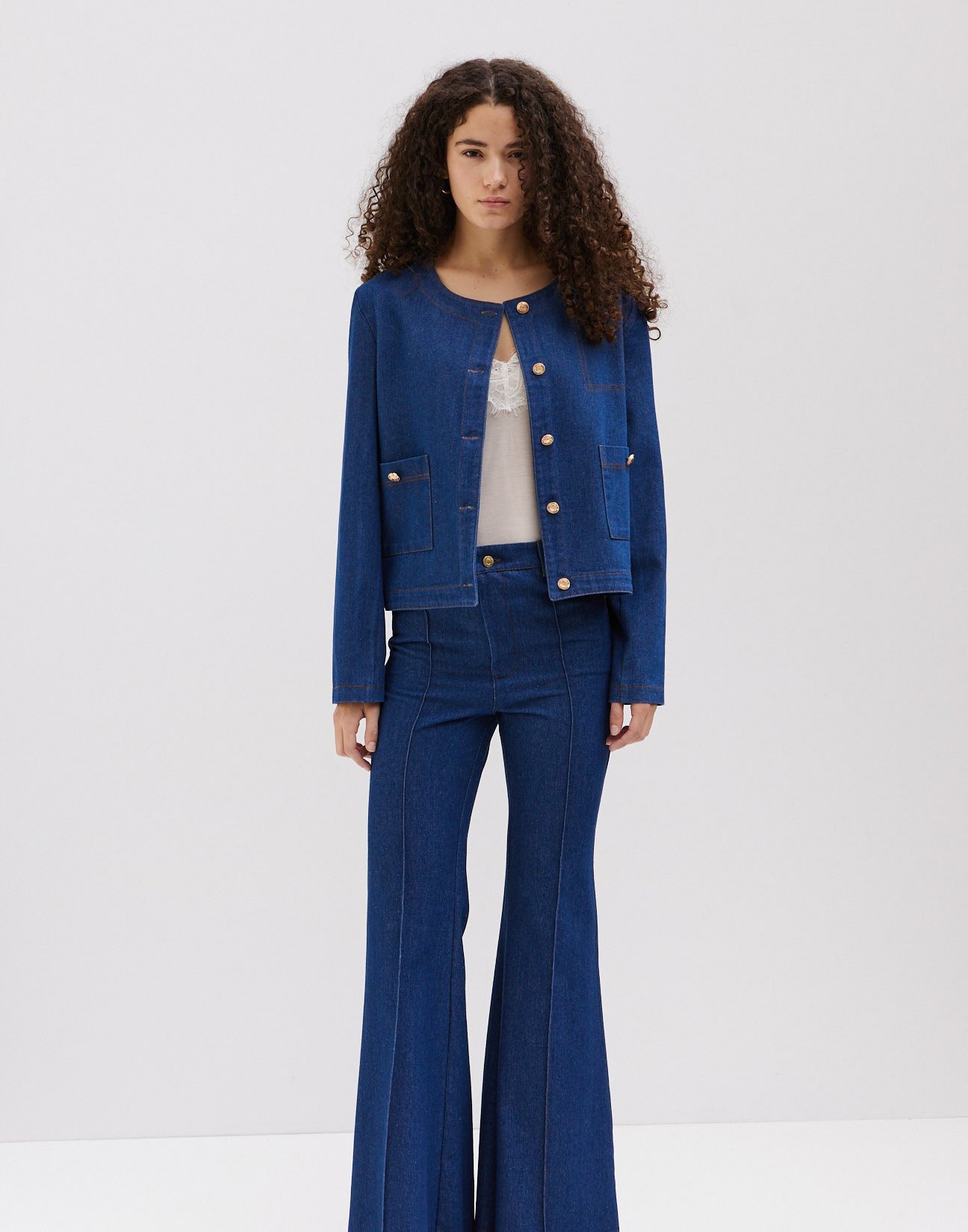 Denim jacket with pockets